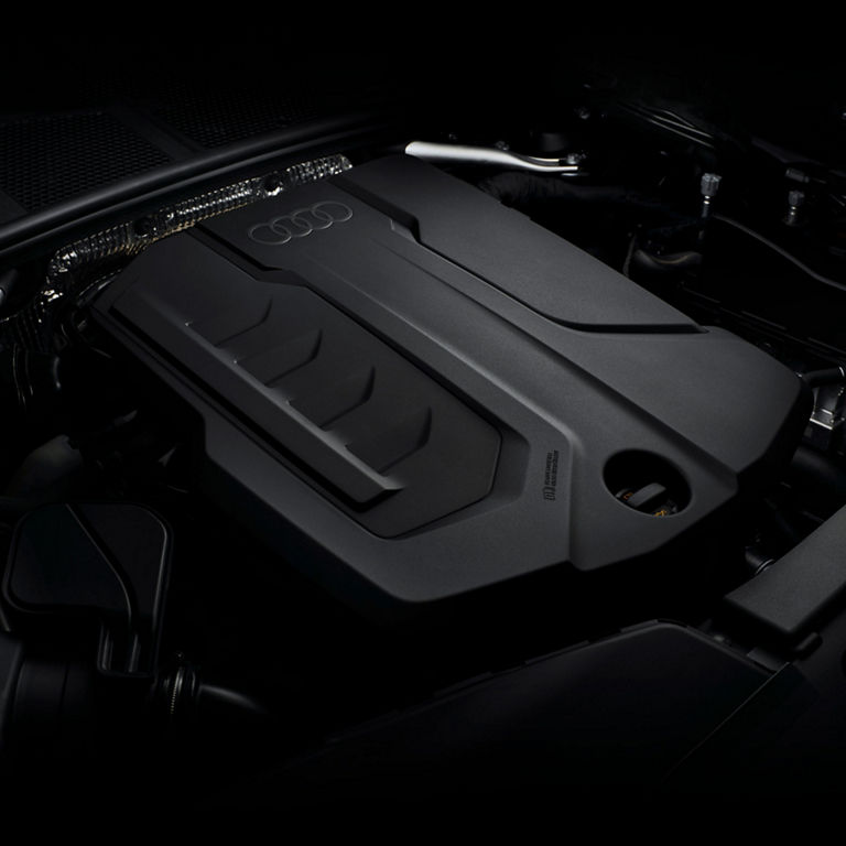 Close-up of the engine in the Audi Q5 Sportback.