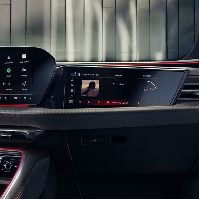Close-up of the passenger screen in the all-new Audi SQ5 Sportback.
