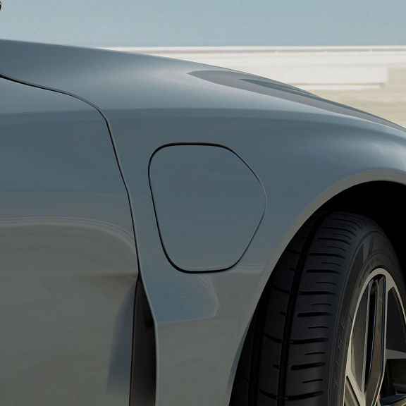 Close up of the charging port in the Audi e-tron® GT.