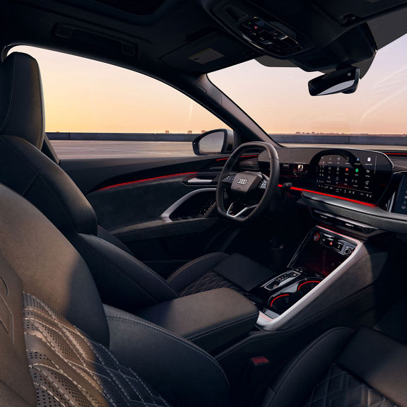 View of the front cockpit of the Audi SQ5.