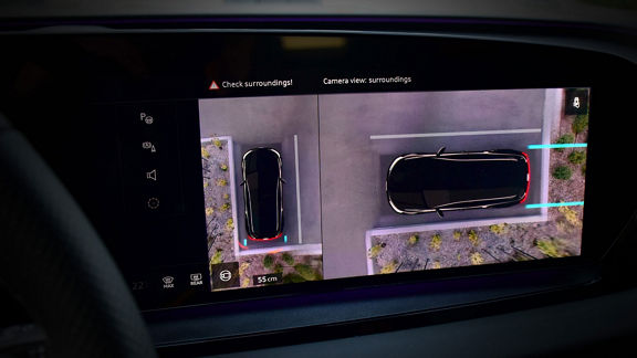 Close-up of the top view camera in the Audi Q8.