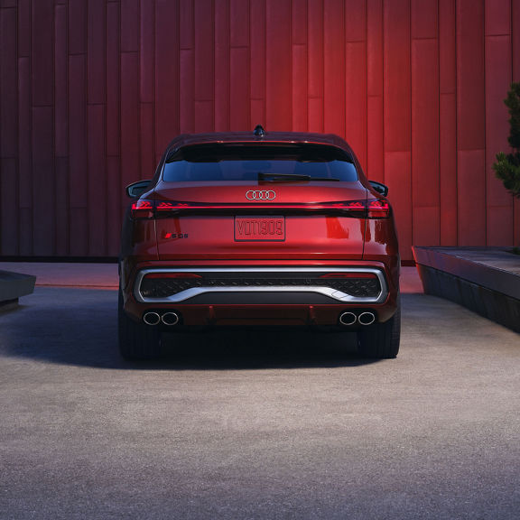 Rear view of the Audi SQ5 Sportback. 