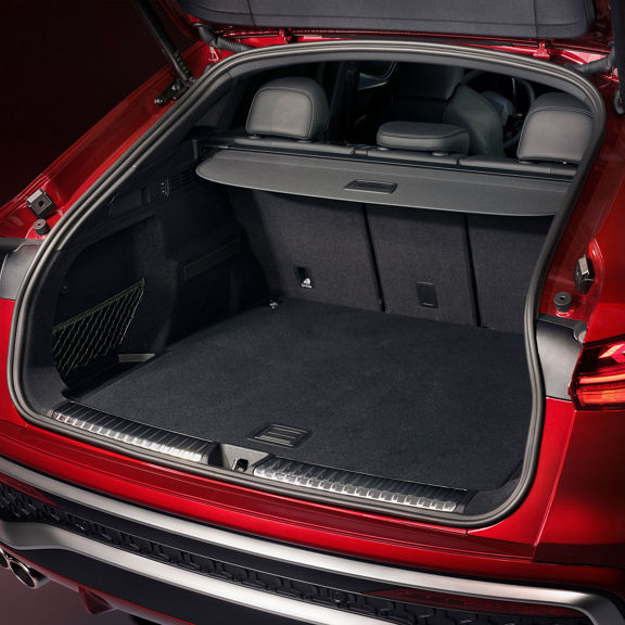 Image of the trunk in the Audi SQ5 Sportback.