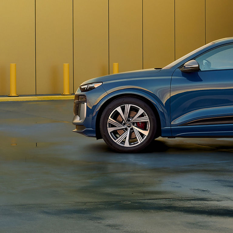 Close-up of the wheel of an Audi SQ6 Sportback e-tron. 