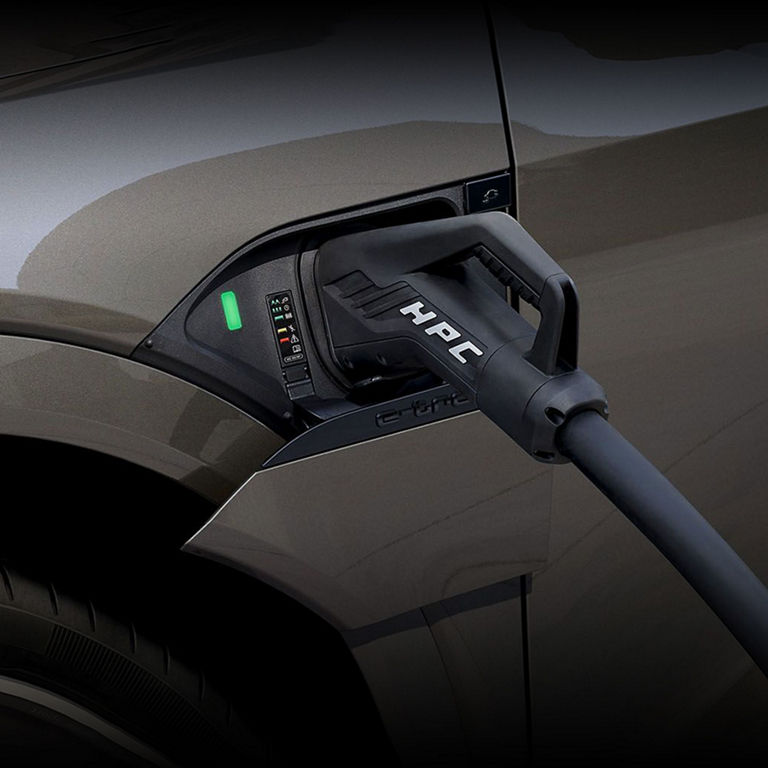 Close-up of the charging port on the Audi Q8 e-tron®.