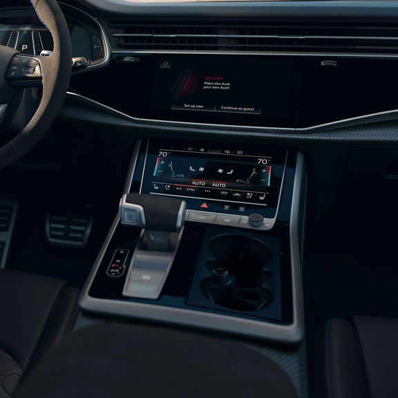 Close-up of the MMI® touch response system in the Audi RS Q8.