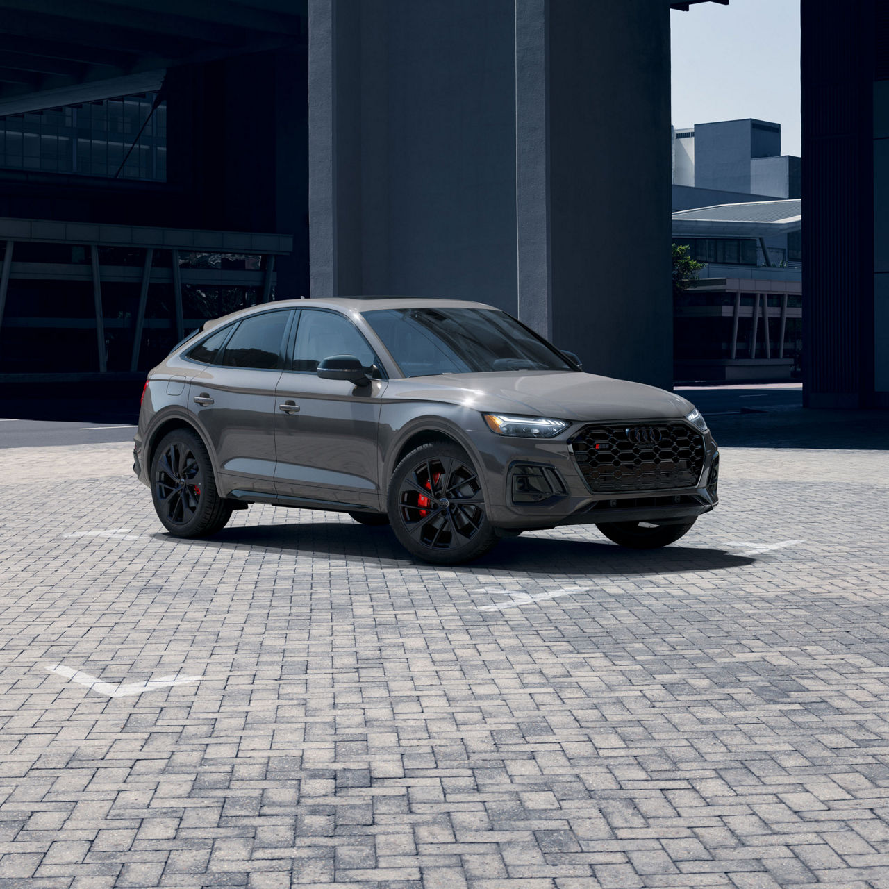 Side profile of the Audi SQ5 Sportback.