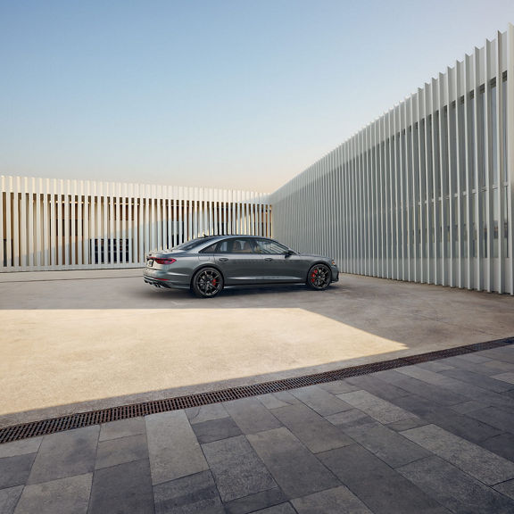 Side profile of the Audi S8.