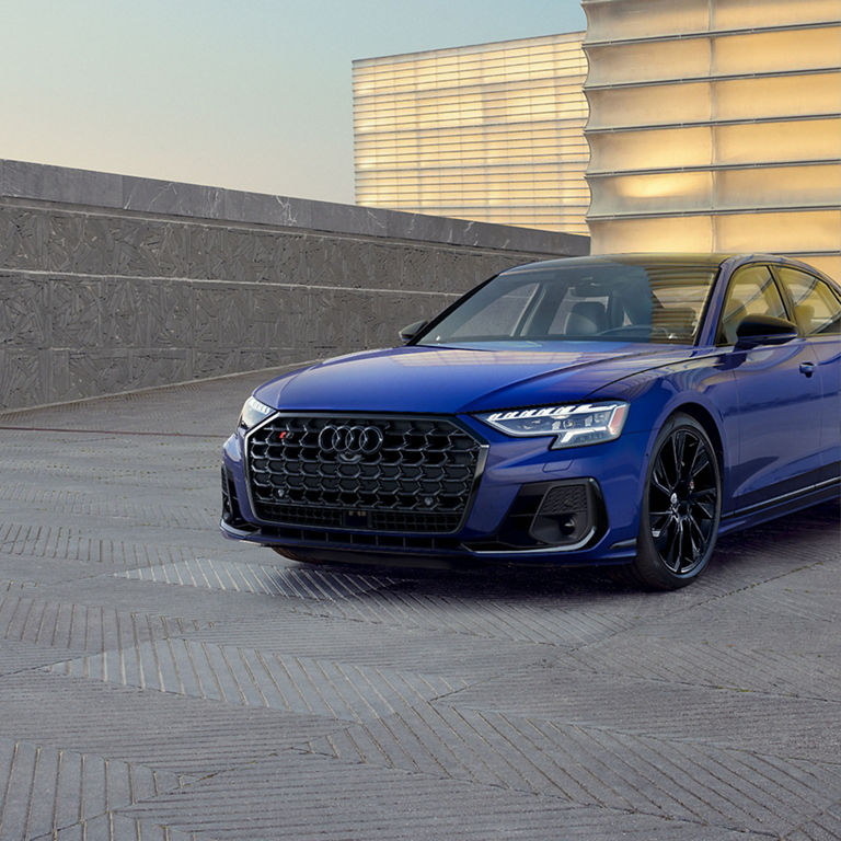 Front profile of the Audi S8.