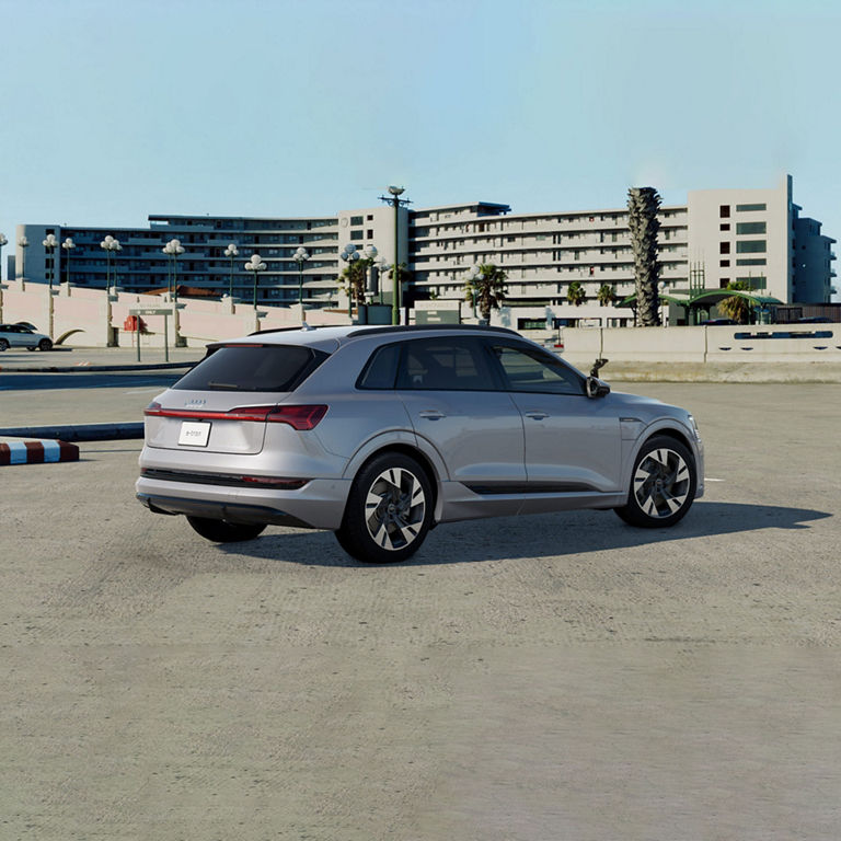 Profil latéral de l'Audi e-tron.
