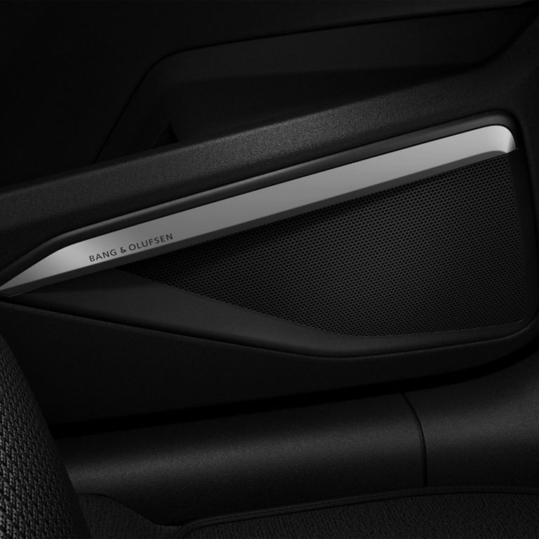 Close-up of the Bang & Olufsen speakers in the Audi e-tron Sportback. 