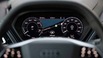 Close-up on the virtual cockpit of the Audi Q4 e-tron.