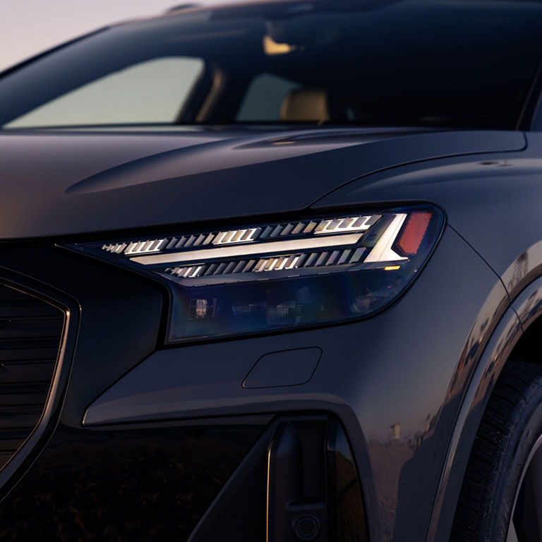 Close-up of the Matrix LED headlight on the Audi Q4 e-tron®.