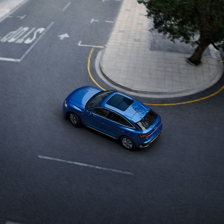 Aerial view of the Audi Q5 Sportback accelerating.