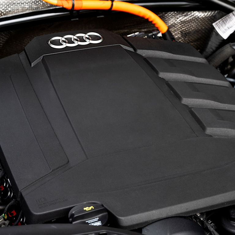 Close-up of the engine in the Audi Q5 TFSI e. 