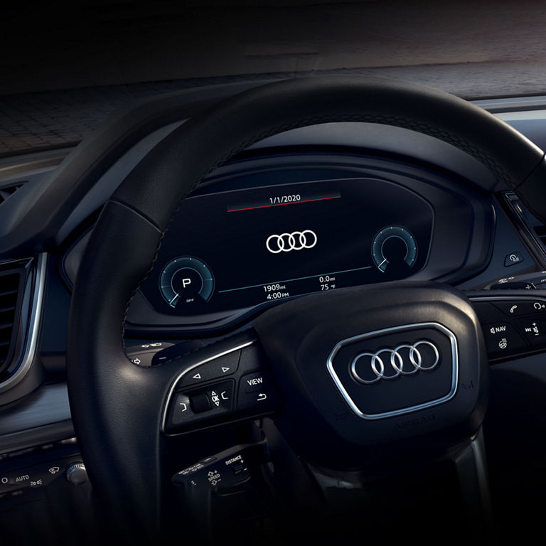 View of the Audi virtual cockpit in the Audi Q5 TFSI e.