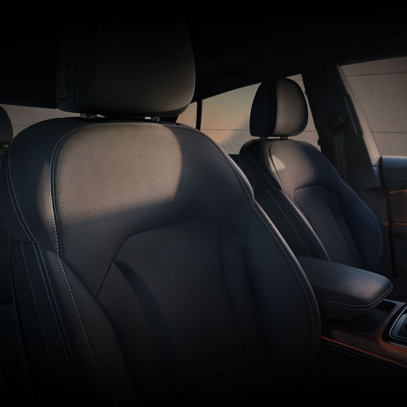 Close-up of the front seats in the Audi Q8.