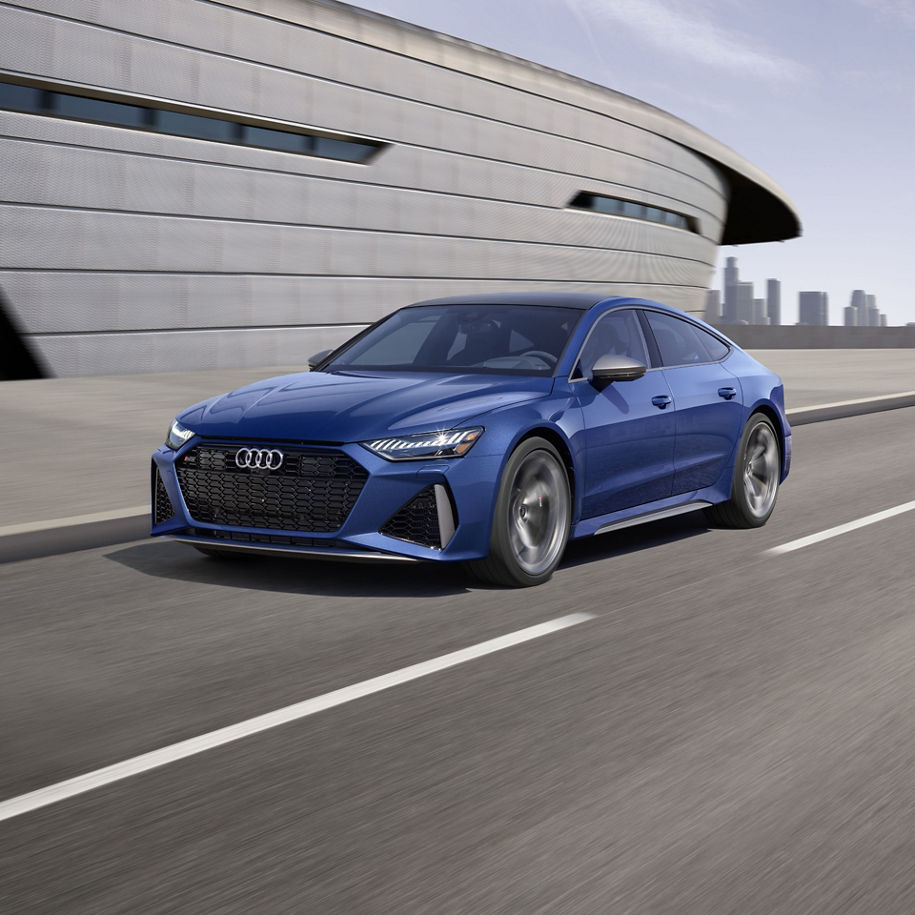 Three-quarter side view of the Audi RS 7.