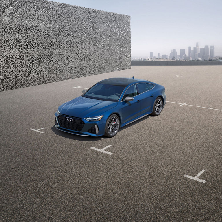 Elevated front view of the Audi RS 7.