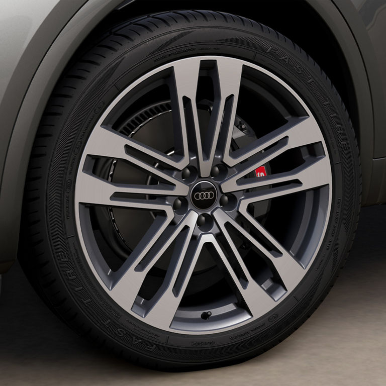 Gros plan de la roue de l’Audi SQ5.
