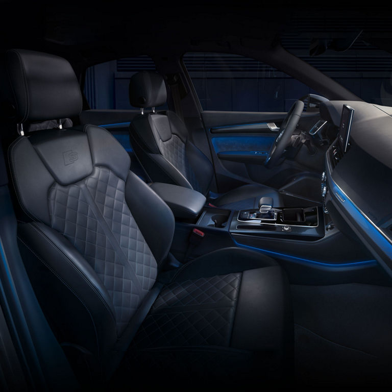Interior view of the Audi SQ5 Sportback cabin, showing the front leather seats.