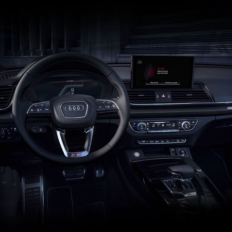 Carbon Atlas inlays on the dashboard of the Audi SQ5 Sportback. 