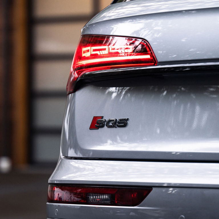 Close-up of the OLED taillights on the Audi SQ5.