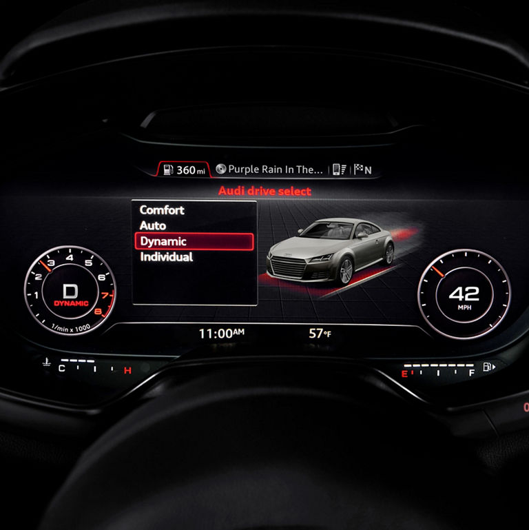 L'interface Audi Drive select sur l'écran MMI touch de l'Audi TTS Coupe.