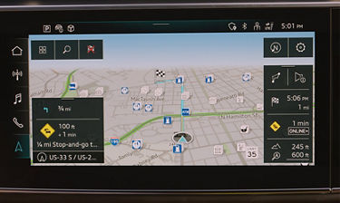 Interface MMI Audi affichant la fonction d’images par satellite.