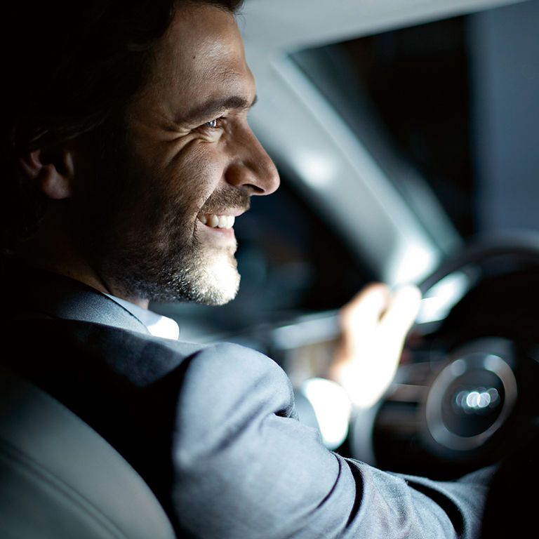 Client Audi dans son véhicule ayant fait l’objet d’un financement.