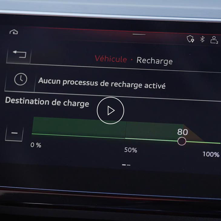 Gros plan de la fenêtre d’objectif de recharge dans l’interface multimédia Audi. 