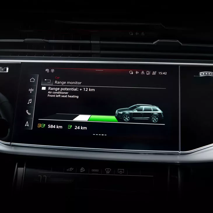 Close-up of the range forecasting interface on the MMI screen of an Audi e-tron vehicle. 