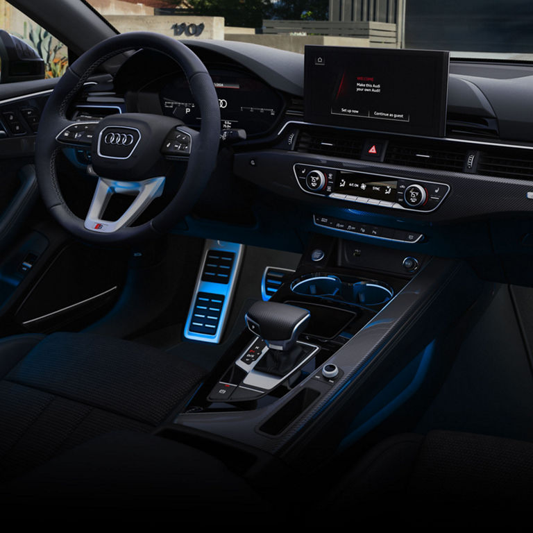 Close-up on the gear-shift of the Audi A5 Sportback.