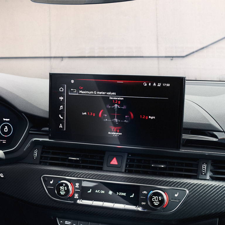 Close-up of the MMI® touch display system in the Audi RS 5 Sportback.