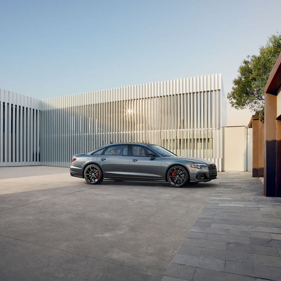 Side profile of the Audi S8.