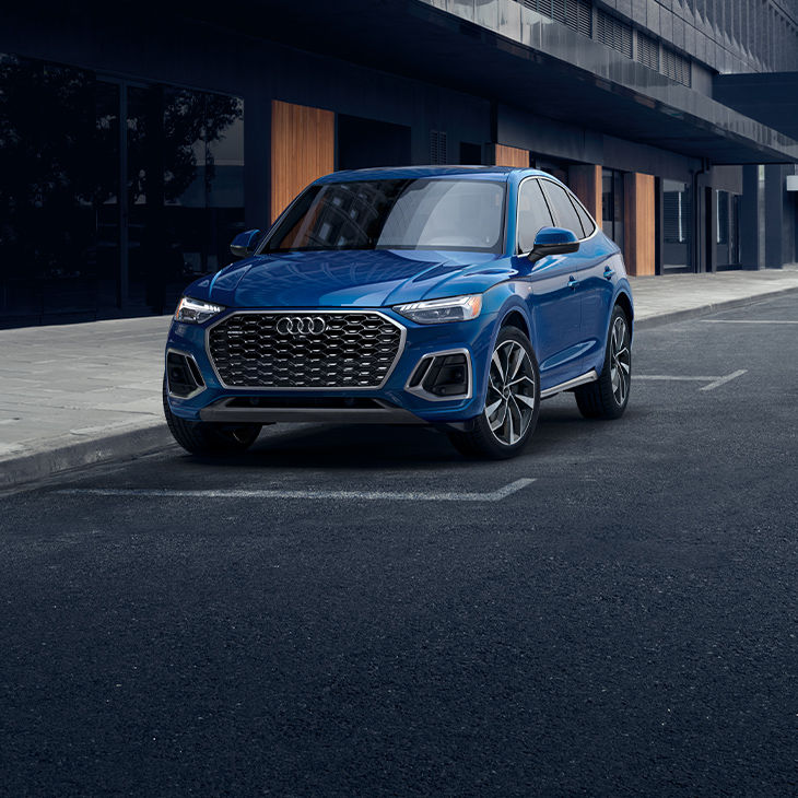 Three-quarter front view of the Audi Q5 Sportback.