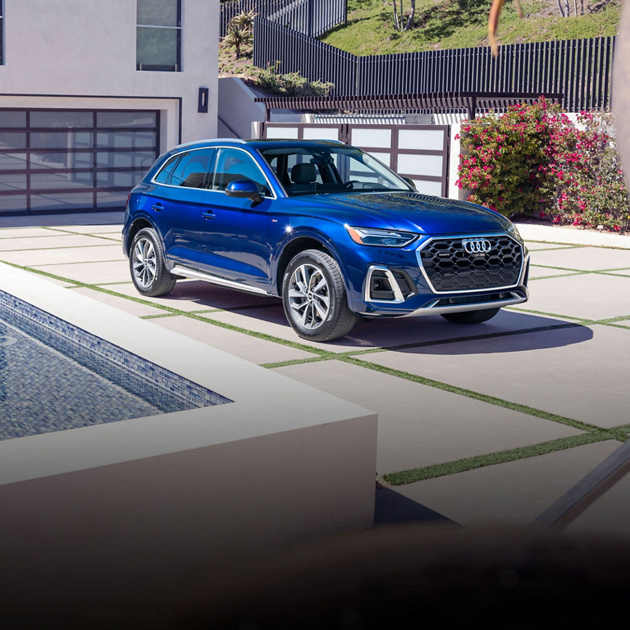 Three-quarter front profile of the Audi Q5.