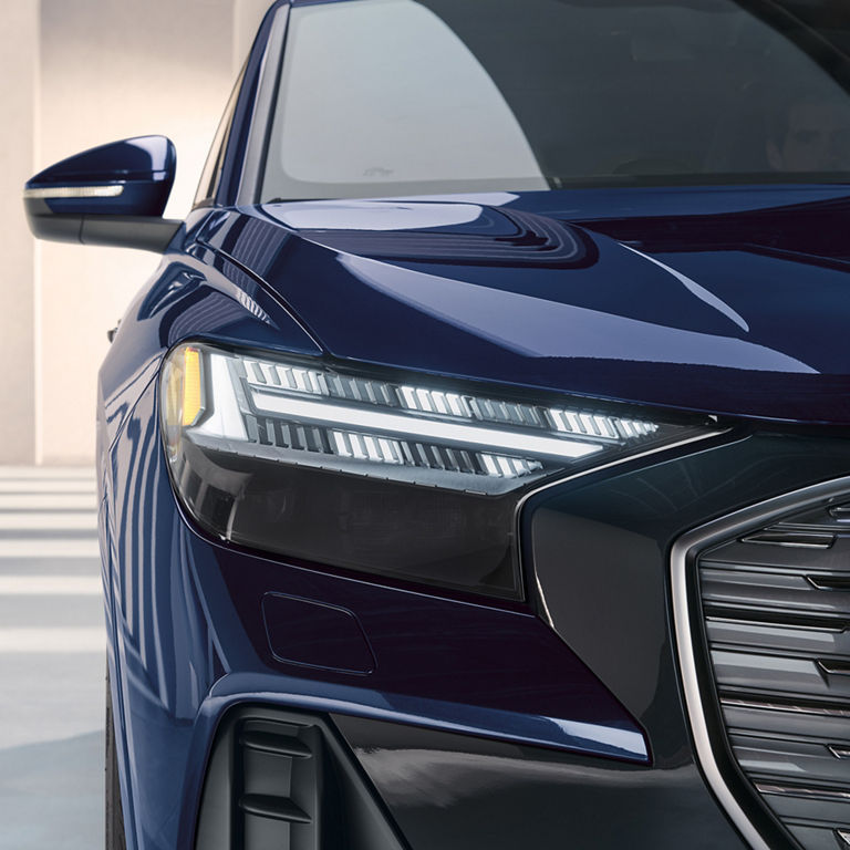 Close-up of the Matrix LED headlight on the Audi Q4 e-tron®.