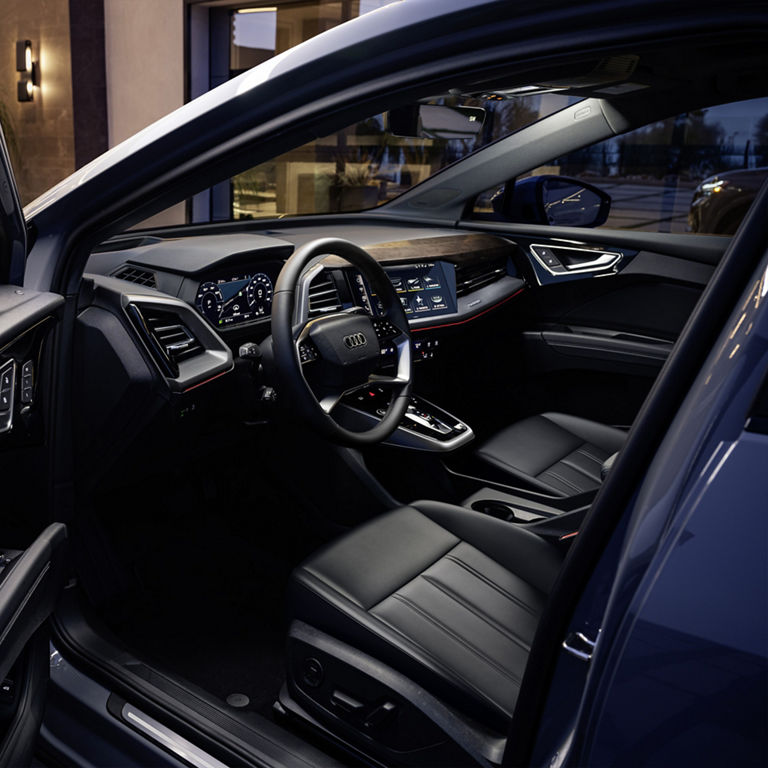 Interior view of the Audi Q4 e-tron®.