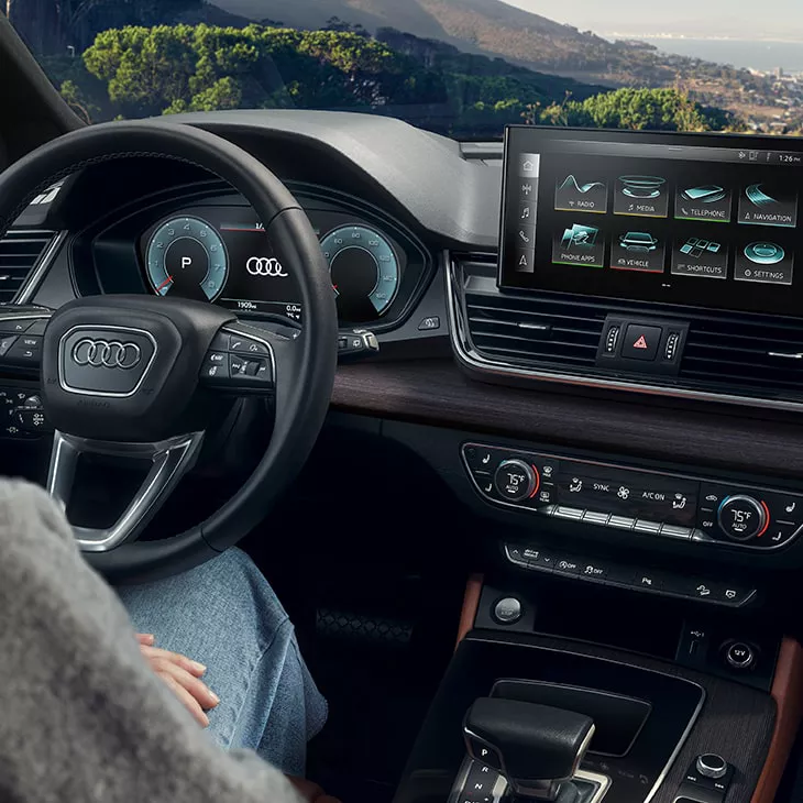 View of virtual cockpit of the Audi Q5.