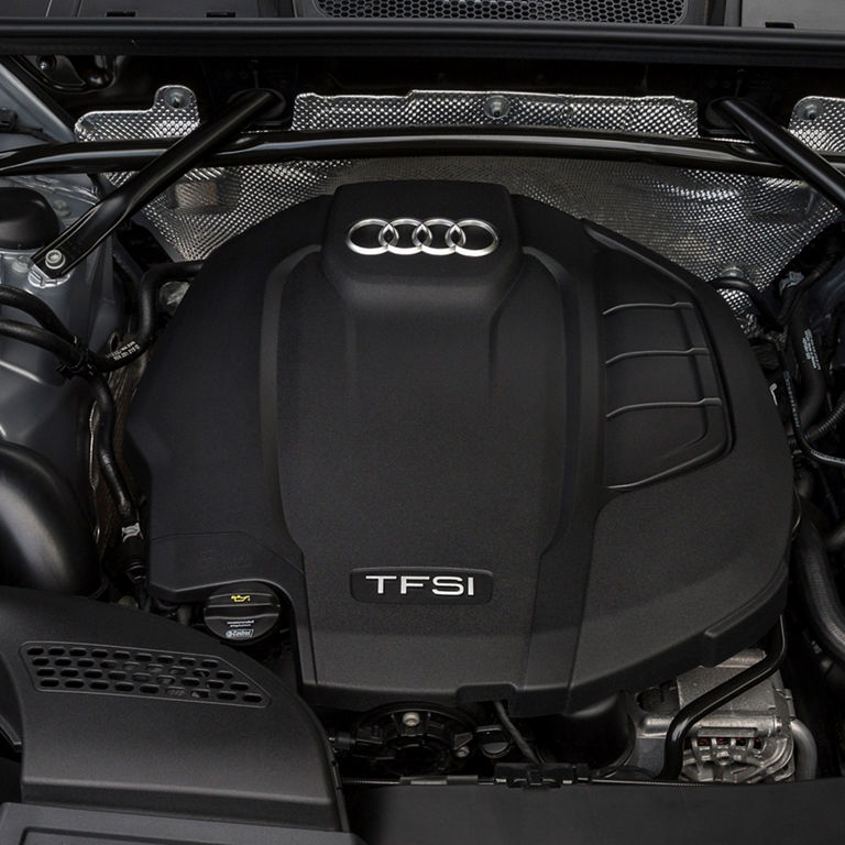 Close-up of the engine in the Audi Q5 Sportback.