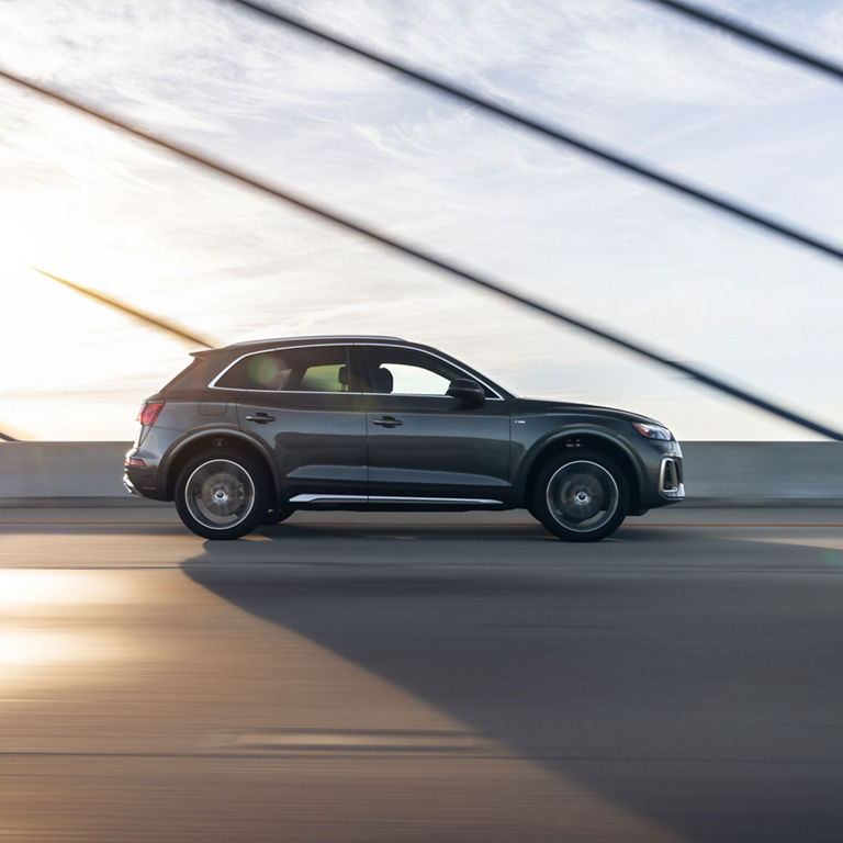 Side view of the Audi Q5 in motion.