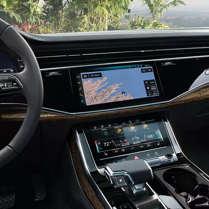 Audi MMI® touchscreen in the Audi virtual cockpit. 