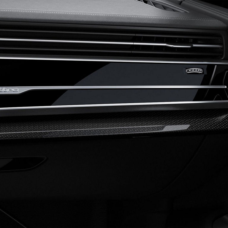 Close-up of the Carbon Vector inlays in the Audi SQ7.