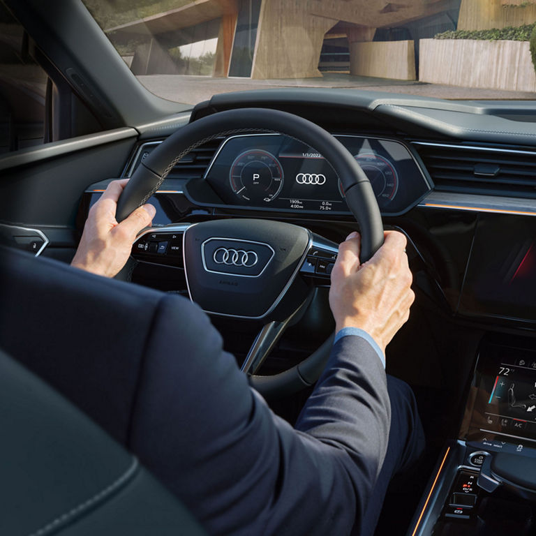 View of the Audi virtual cockpit in the Audi Q8 Sportback e-tron®.