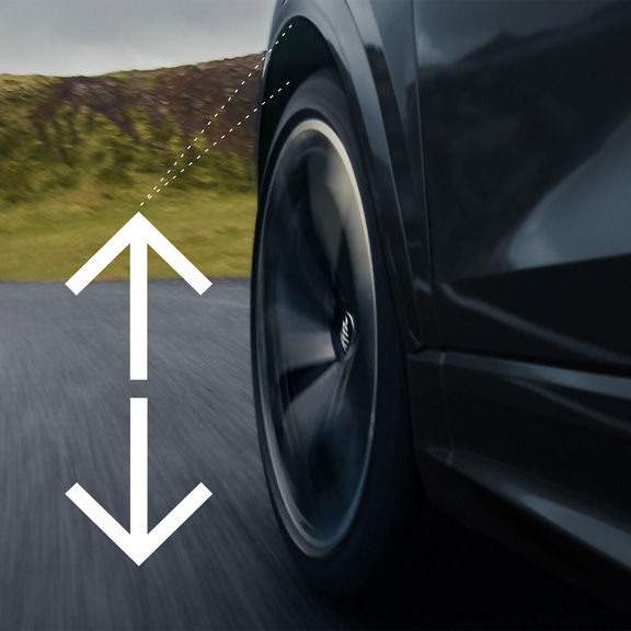 Demonstration of the active roll stabilization on the Audi RS Q8.