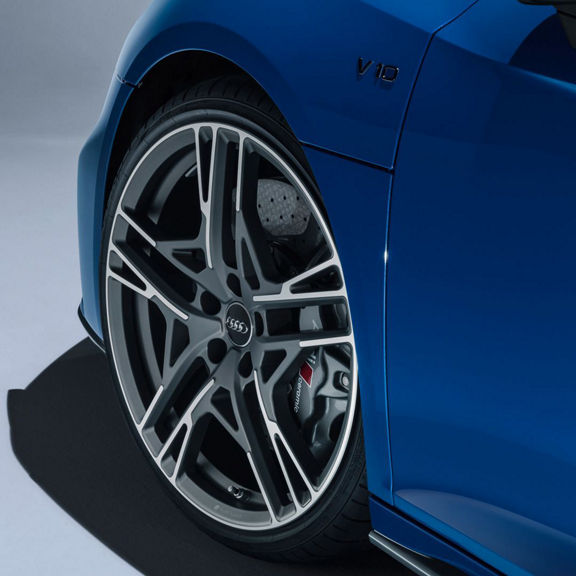 Close-up of the wheel on the Audi R8 Coupe.