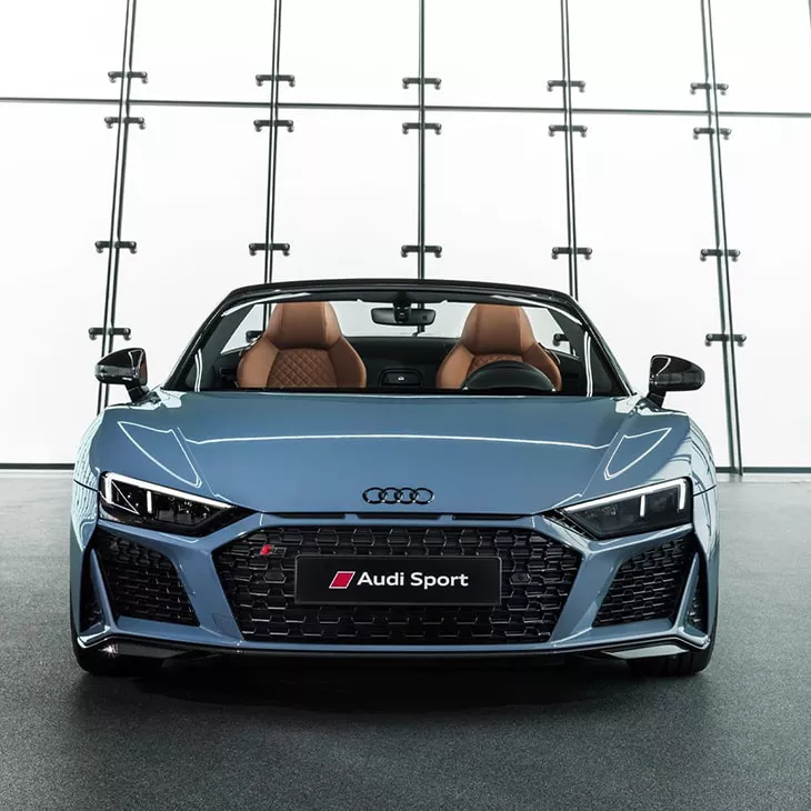 Front profile of the Audi R8 Spyder.
