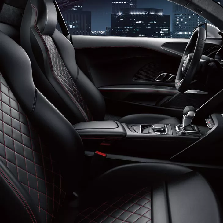 18-way power sport seats in the Audi R8 Spyder.