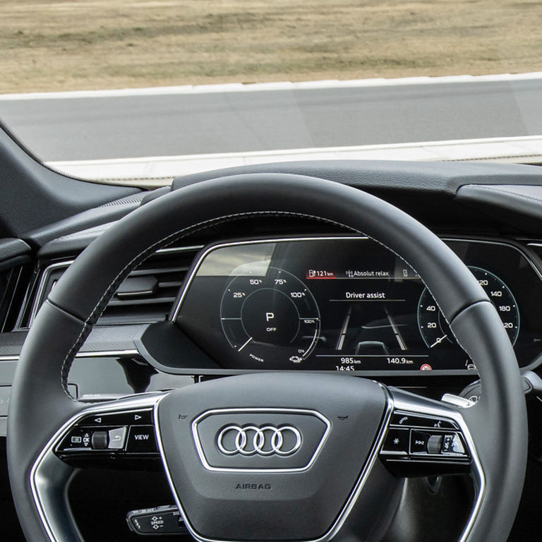 Close-up of the Audi virtual cockpit in the Audi e-tron® S. 